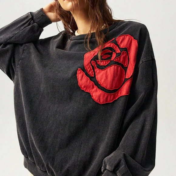 Black Casual Women's Floral Print T-Shirt - Picture 4 of 9